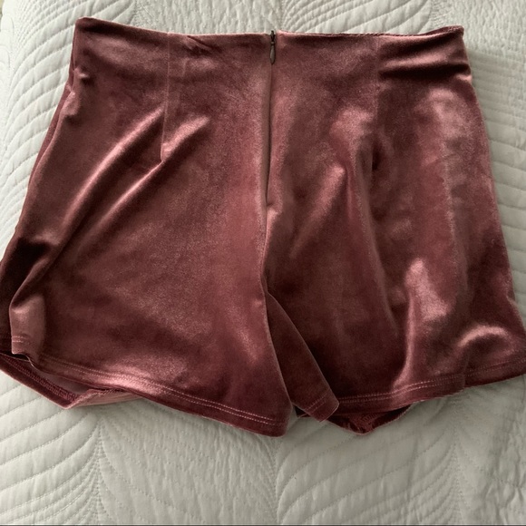 TOBI SKORT - Picture 5 of 5